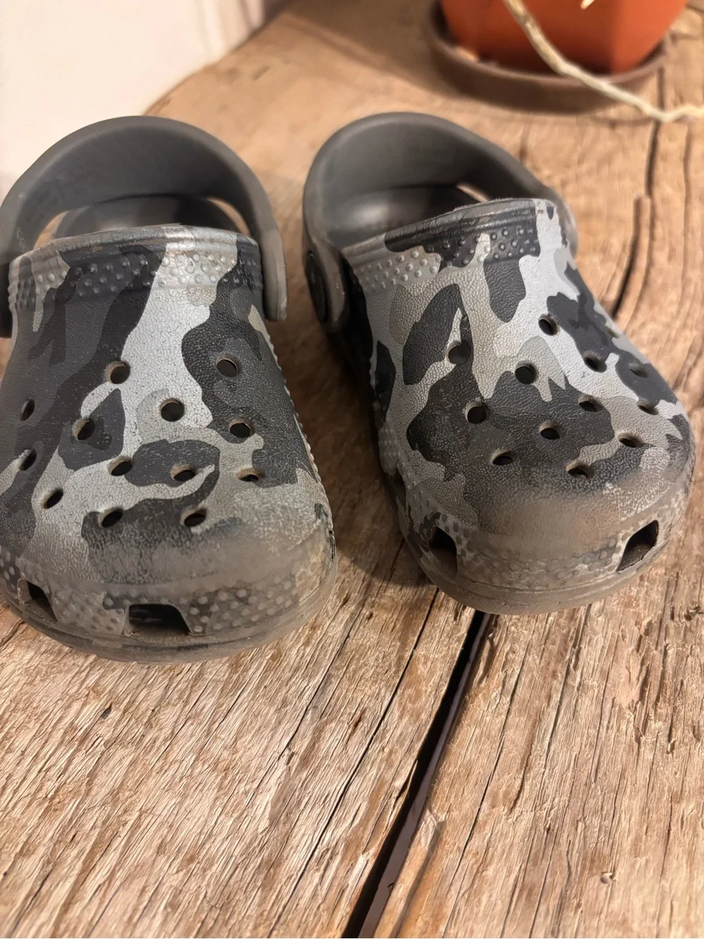CROCS Kids Camo Slip-On Clogs - Gray & Black